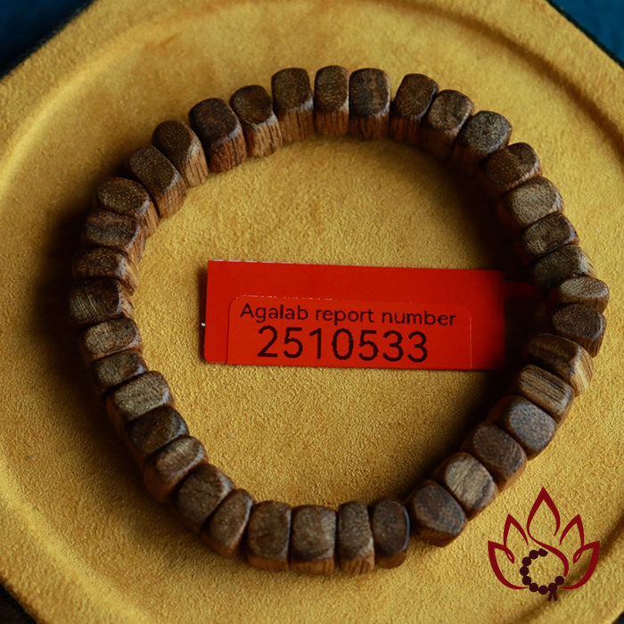 Vòng Trầm Hương Hạt Dẹp Thô | 7 Ly | Trầm Tốc Kiến Tự Nhiên Lâu Năm